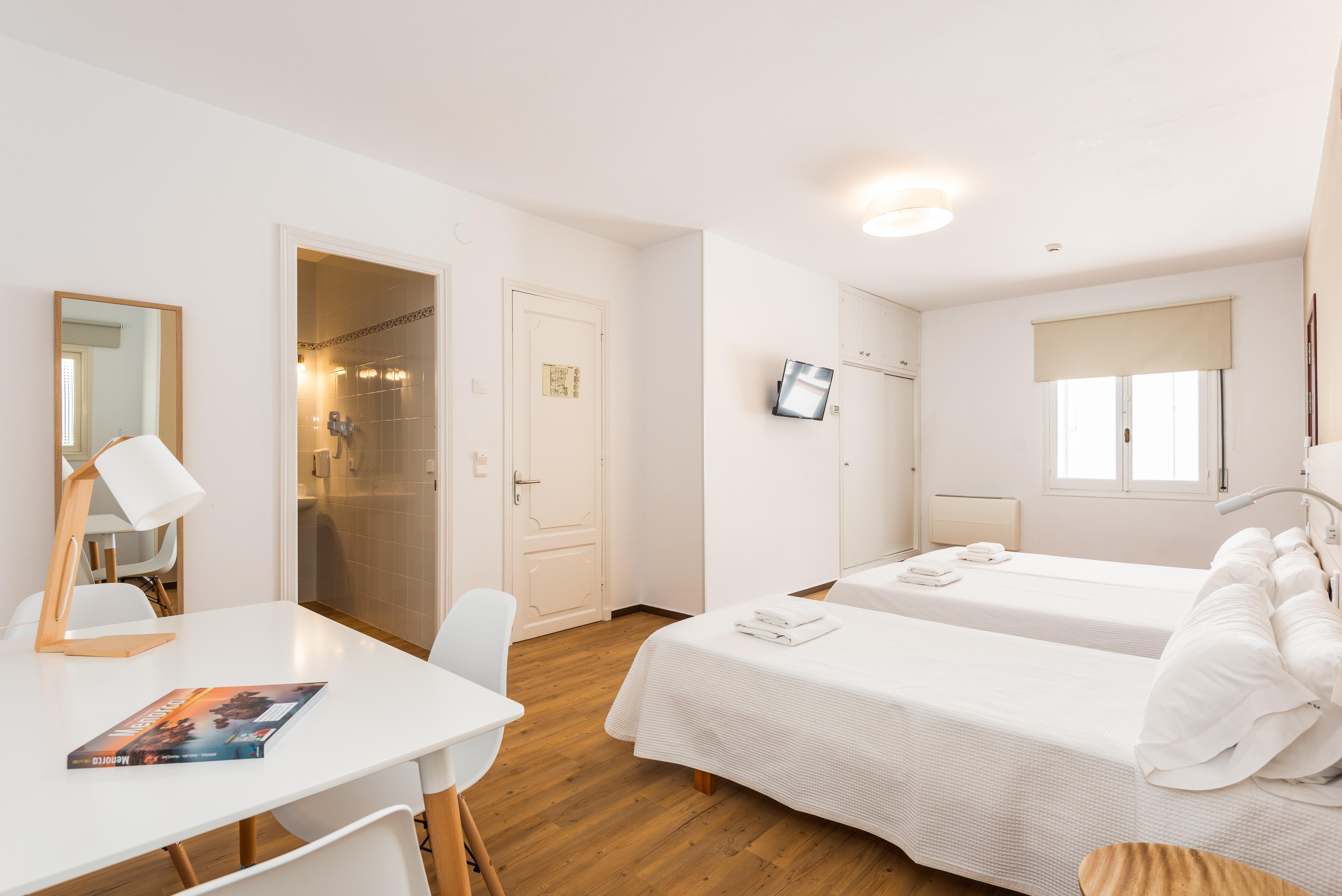 Hostal Jume - Urban Rooms Mahón Eksteriør billede