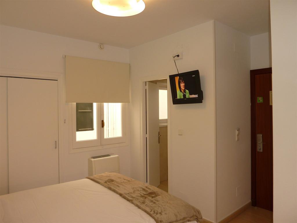 Hostal Jume - Urban Rooms Mahón Eksteriør billede